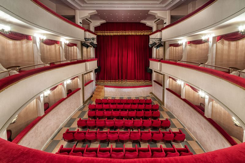 Interno del teatro Concordia di San Costanzo